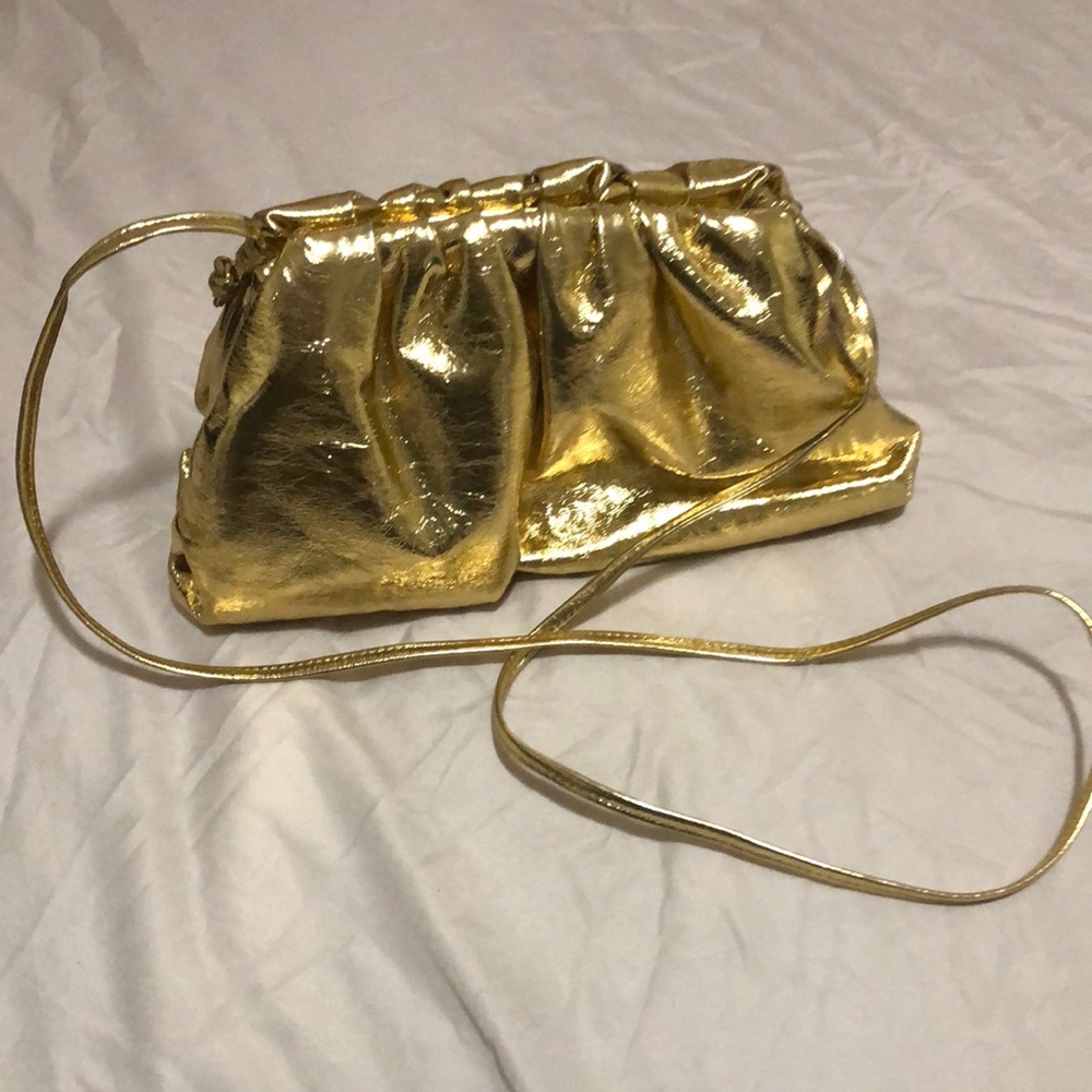 LEATHER GOLD MED CLUTCH